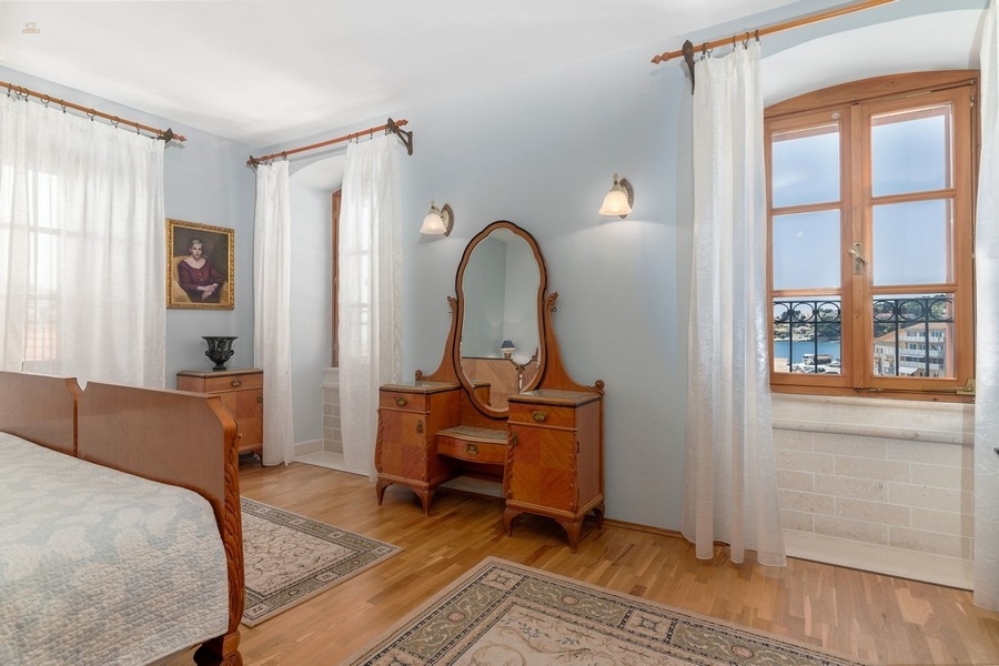 Thumbnail von Mediterranes Anwesen in der 2. Reihe zum Meer