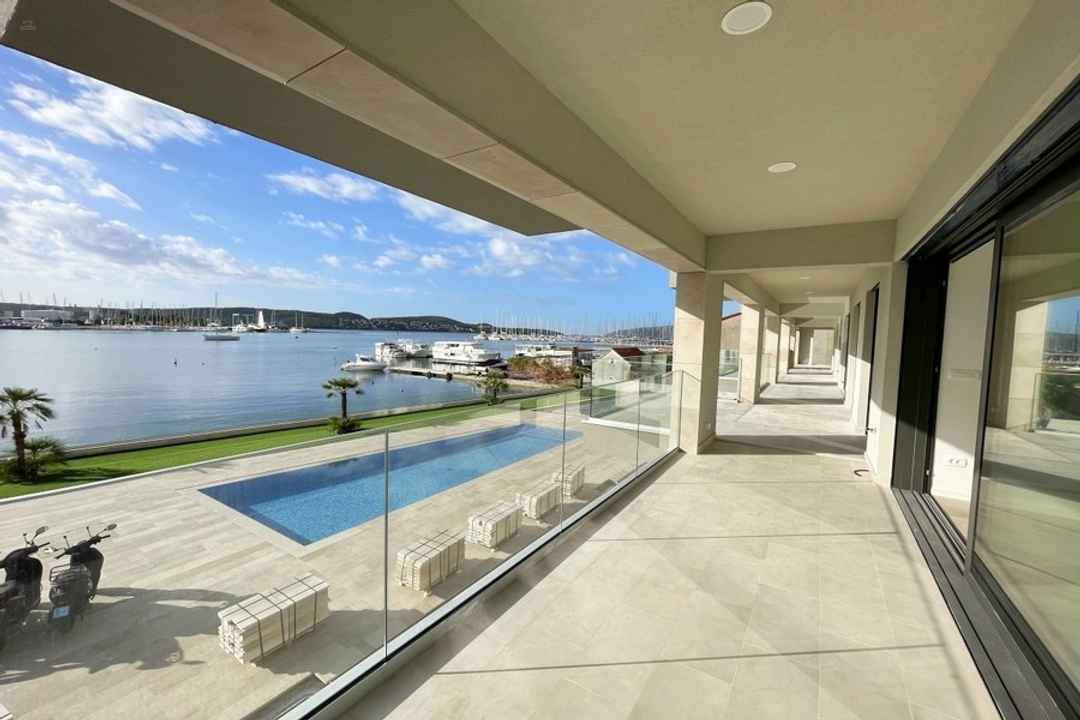 Modernes Appartement direkt am Meer - mit Communitypool