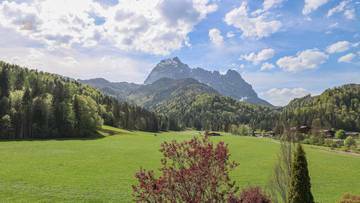 Thumbnail von Großzügiges Einfamilienhaus in traumhafter Lage