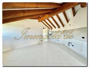 Thumbnail von Immogold Lago Maggiore Traumhafte Dachgeschosswohnung mit großer Terrasse, Stellplatz und Panorama-Seeblick, komplett renoviert