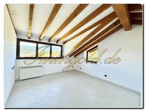 Thumbnail von Immogold Lago Maggiore Traumhafte Dachgeschosswohnung mit großer Terrasse, Stellplatz und Panorama-Seeblick, komplett renoviert