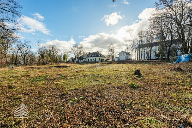 Thumbnail von Exklusives Baugrundstück in einzigartiger Lage mit Einreichplanung!