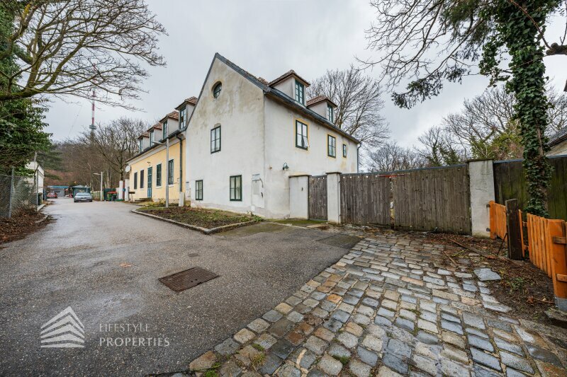 Thumbnail von Exklusives Baugrundstück in einzigartiger Lage mit Einreichplanung!