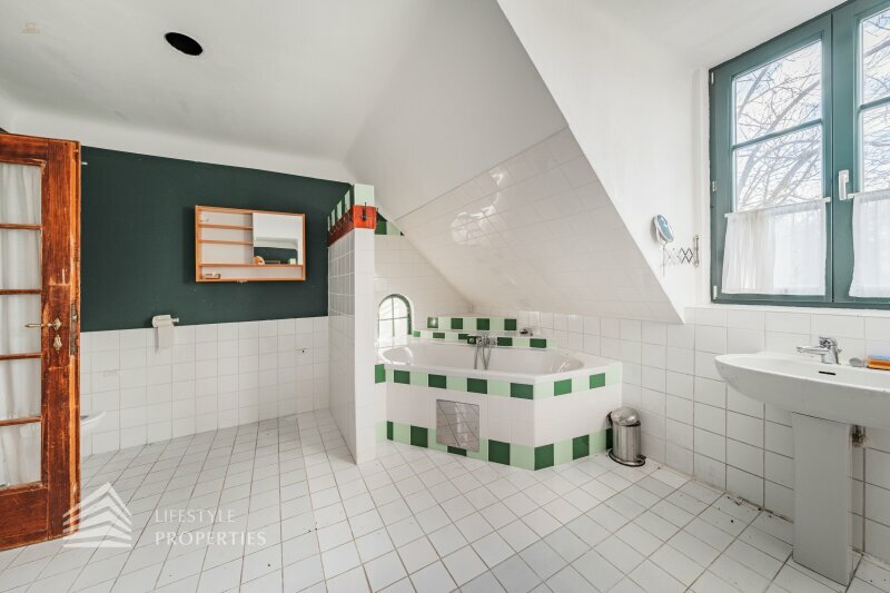 Thumbnail von Exklusives Baugrundstück in einzigartiger Lage mit Einreichplanung!