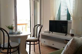 Thumbnail von Apartmenthaus mit vier Wohnungen nahe dem Meer