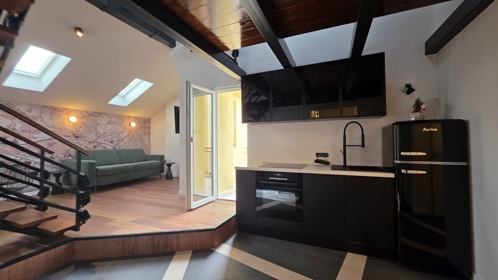 Thumbnail von Modern eingerichtete Wohnung mit Meerblick im Stadtzentrum