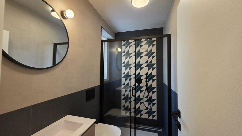 Thumbnail von Modern eingerichtete Wohnung mit Meerblick im Stadtzentrum