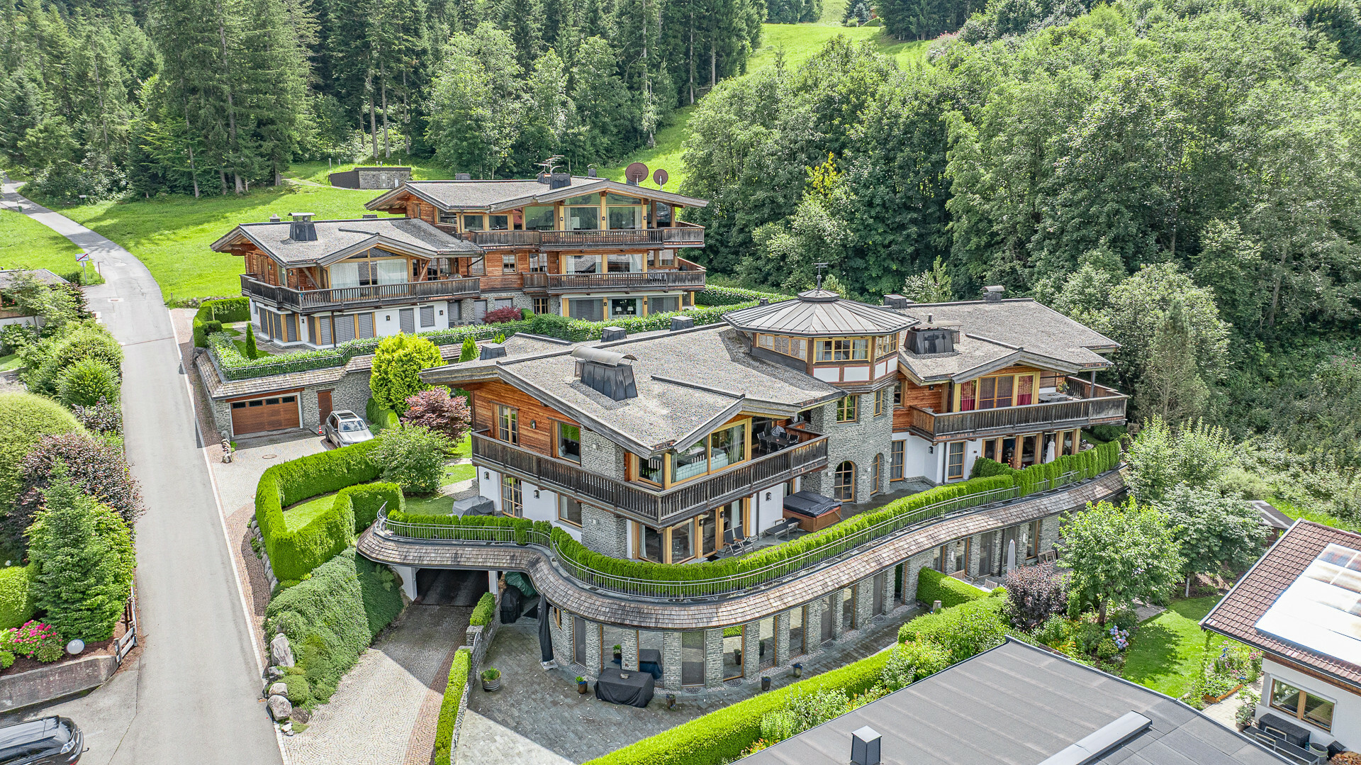 Exklusive Wohnung in luxuriöser Anlage mit Indoorpool