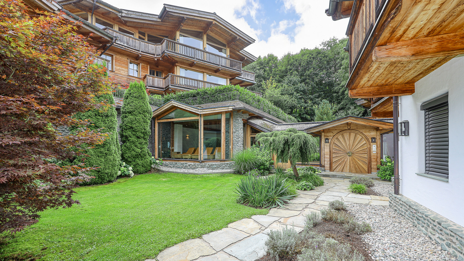 Thumbnail von Exklusive Wohnung in luxuriöser Anlage mit Indoorpool