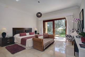 Thumbnail von Luxus-Villa in Sierra Blanca R2509709