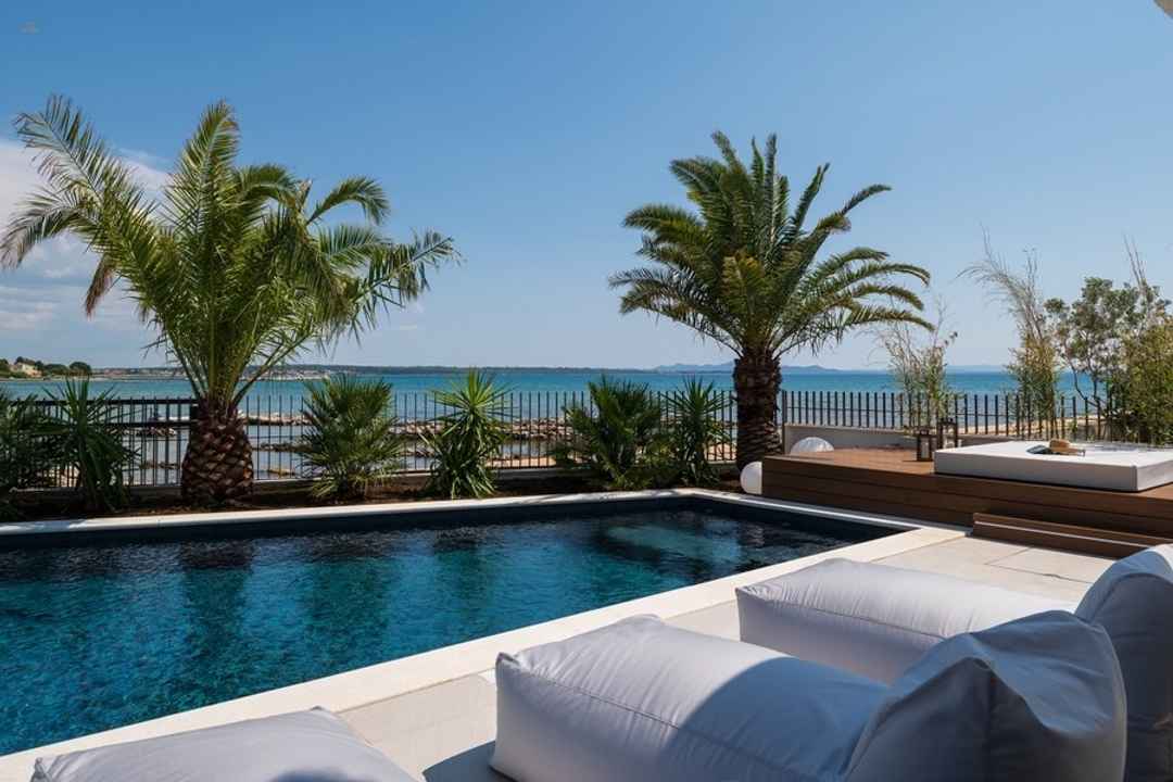 Moderne Luxusvilla direkt am Meer, Region Zadar