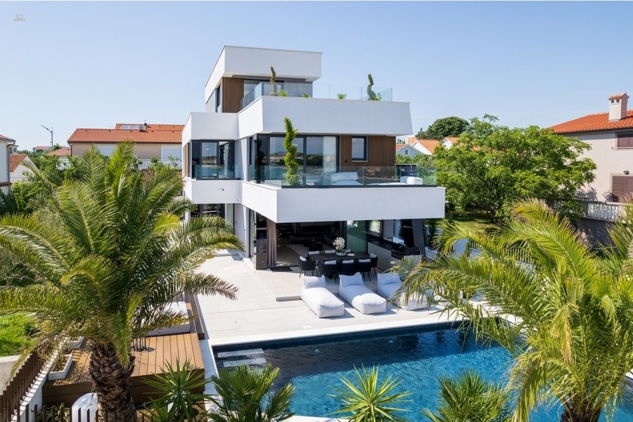 Thumbnail von Moderne Luxusvilla direkt am Meer, Region Zadar