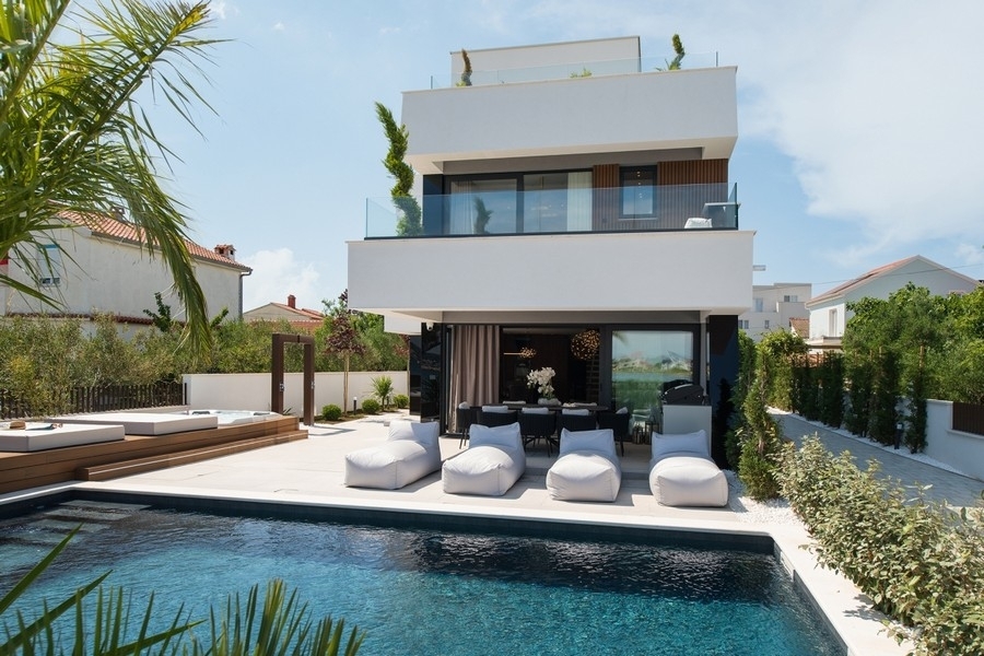 Thumbnail von Moderne Luxusvilla direkt am Meer, Region Zadar