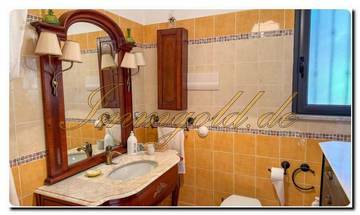 Thumbnail von Casa mit tollem Fernblick auf das Meer, Palermo gleich neben an, antike Möbel dürfen nicht fehlen