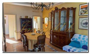 Thumbnail von Casa mit tollem Fernblick auf das Meer, Palermo gleich neben an, antike Möbel dürfen nicht fehlen