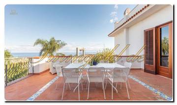 Thumbnail von Noble maison à Sicile avec un vaste terrain, deux terrains à bâtir et une vue magnifique sur la mer