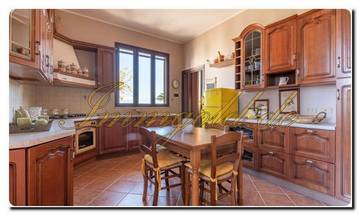 Thumbnail von Noble maison à Sicile avec un vaste terrain, deux terrains à bâtir et une vue magnifique sur la mer