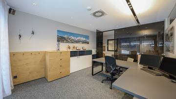 Thumbnail von 一等地にあるエクスクルーシブなオフィスと運営者用住居