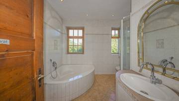 Thumbnail von Villa histórica en un entorno idílico