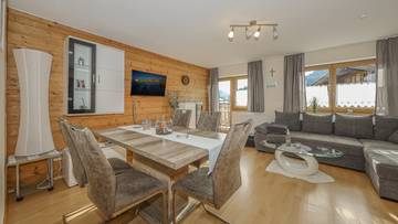 Thumbnail von Apartment building with a secondary residence in prime location