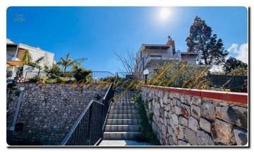 Thumbnail von Современный, уникальный полудеревянный дом с панорамным видом на море, террасой и возможностью установки бассейна.