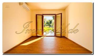 Thumbnail von Современный, уникальный полудеревянный дом с панорамным видом на море, террасой и возможностью установки бассейна.