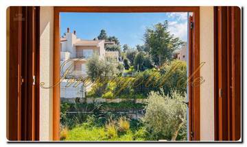 Thumbnail von Современный, уникальный полудеревянный дом с панорамным видом на море, террасой и возможностью установки бассейна.