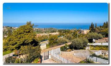 Thumbnail von Современный, уникальный полудеревянный дом с панорамным видом на море, террасой и возможностью установки бассейна.