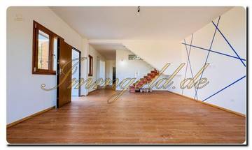 Thumbnail von Современный, уникальный полудеревянный дом с панорамным видом на море, террасой и возможностью установки бассейна.