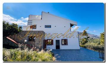 Thumbnail von Современный, уникальный полудеревянный дом с панорамным видом на море, террасой и возможностью установки бассейна.