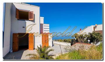 Thumbnail von Современный, уникальный полудеревянный дом с панорамным видом на море, террасой и возможностью установки бассейна.