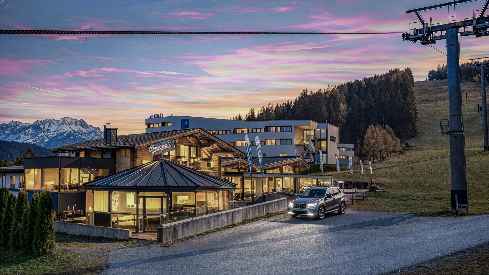 スキー小屋＆ホスピタリティ事業、豪華な居住空間付き