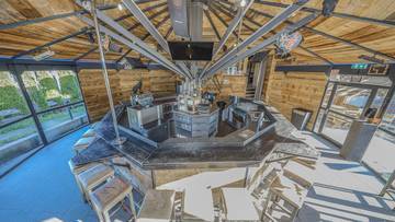 Thumbnail von スキー小屋＆ホスピタリティ事業、豪華な居住空間付き