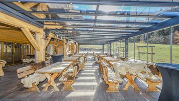 Thumbnail von スキー小屋＆ホスピタリティ事業、豪華な居住空間付き