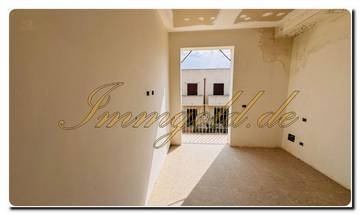 Thumbnail von Северо-Западный Сицилийский полуостров, полностью отремонтированная квартира с огромной крышей-террасой, четырьмя спальнями и собственными ванными комнатами.