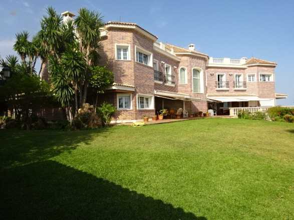 Luxus-Villa in Málaga R2463563 