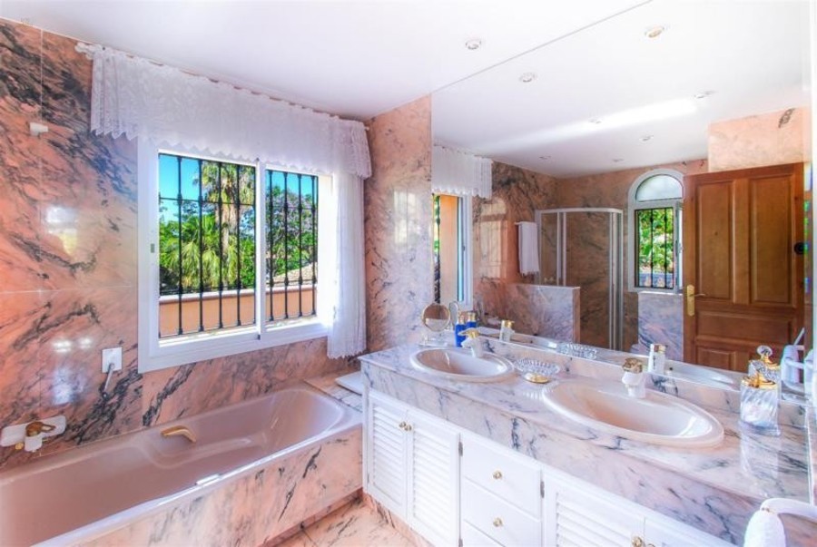 Thumbnail von Luxus-Villa in Marbella R2237444