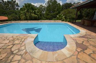 Thumbnail von 20.000 m² hochwertiges Anwesen (Haupthaus, Gästehaus, Pool) bei San Bernardino, Paraguay