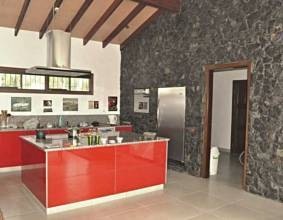 Thumbnail von 20.000 m² hochwertiges Anwesen (Haupthaus, Gästehaus, Pool) bei San Bernardino, Paraguay