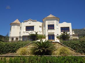 Thumbnail von Luxus-Villa in Sierra Blanca R2737871