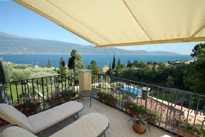 Residenza di lusso a Gargnano con vista sul lago e piscina