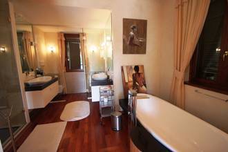 Thumbnail von Große und komfortable Villa in ländlicher Idylle unweit vom Gardasee