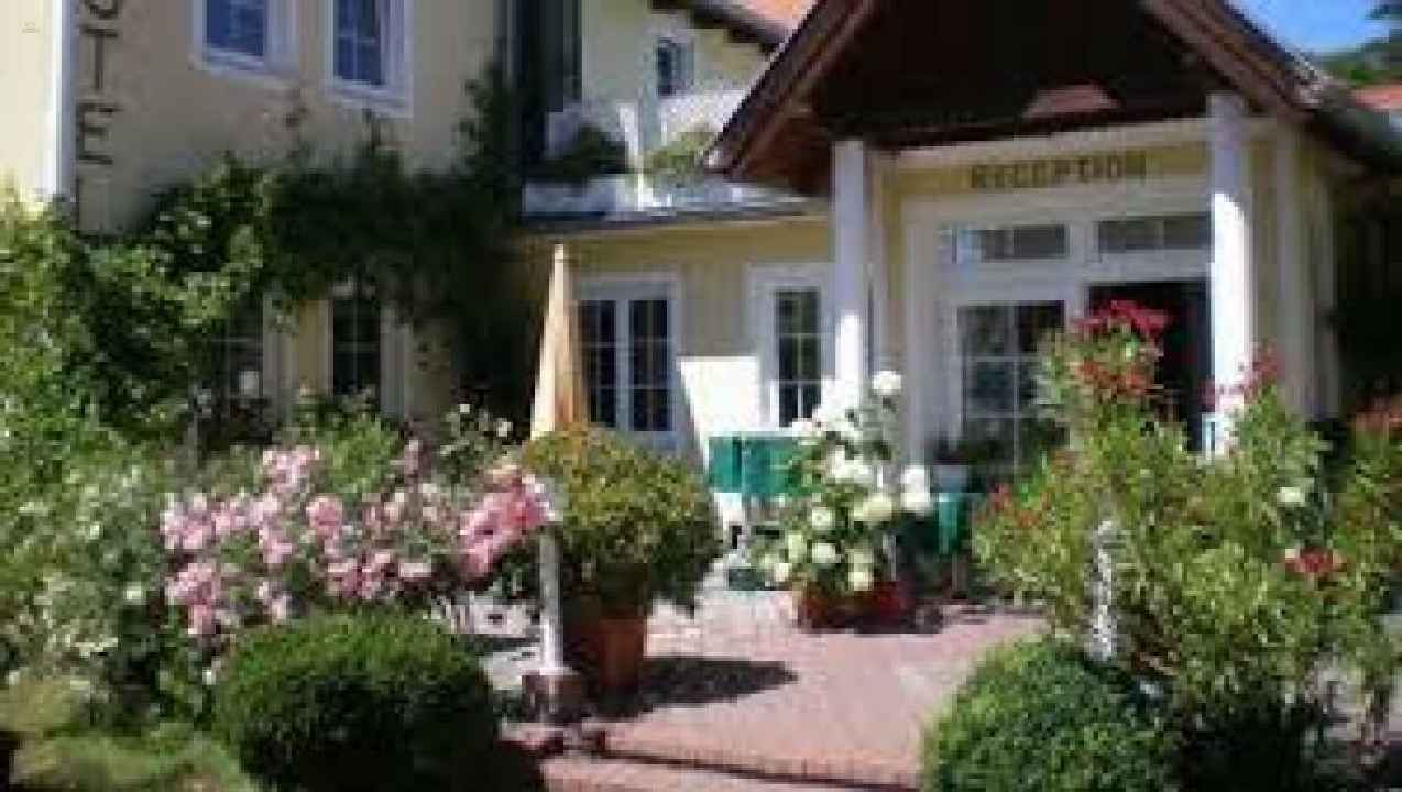 HOTEL - RESTAURANT - CAFE IM ZENTRUM VON MAISSAU MIT VIEL POTENTIAL FÜR ERWEITERUNG