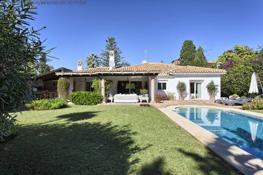 ***Bungalow in geschlossener Anlage von Estepona - in fußläufiger Strandnähe***