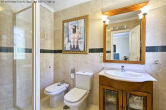 Thumbnail von ***Villa mit Privatpool und -garage im Zentrum von Marbella***