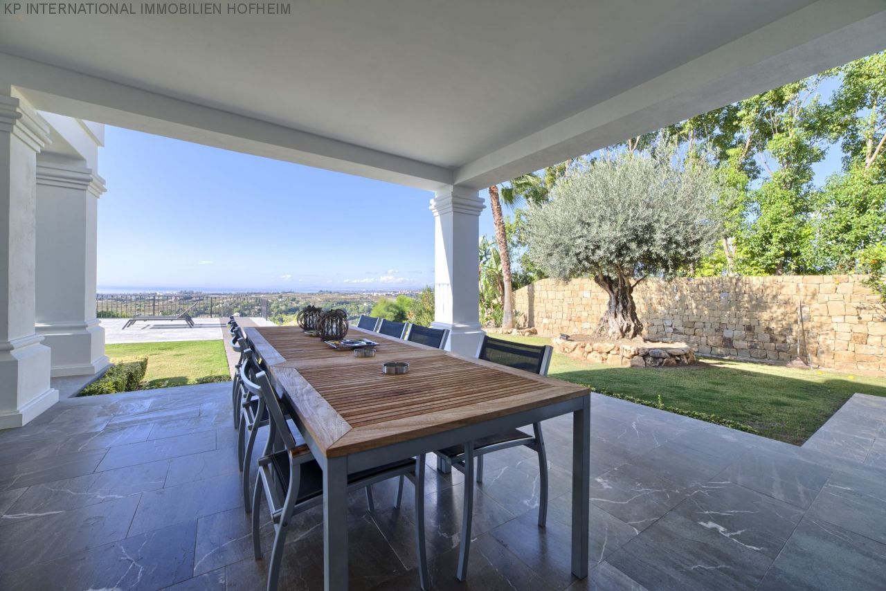 Thumbnail von ***Traumhaft schöne Villa mit Pool und Panoramablick***