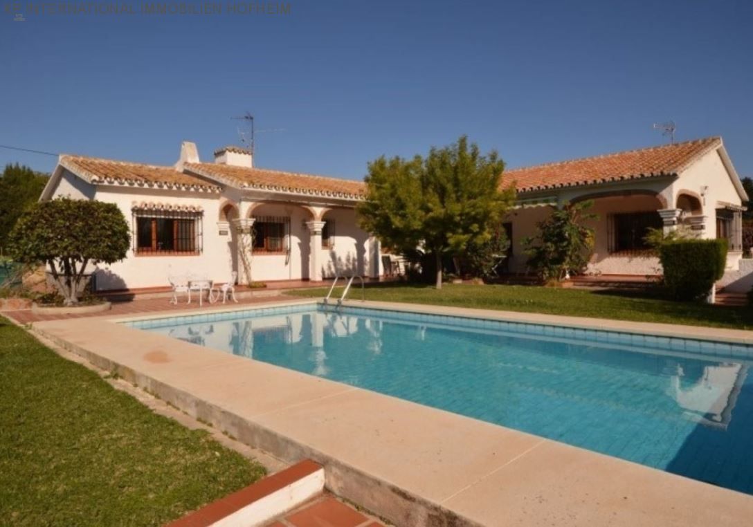 ***Schönes Chalet in traumhafter Lage mit  Pool und Garage***