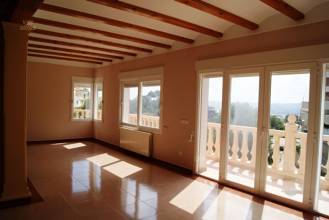 Thumbnail von ***Großzügige Villa mit Pool und Garage***