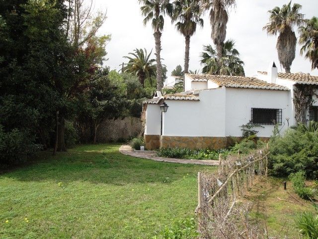 Thumbnail von ***Wunderschöne Villa mit Pool und Tennisplatz***