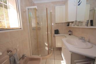 Thumbnail von ***Villa mit beheizbarem Pool und herrlichem Meerblick, 2 unabhängige Wohnungen, Zentralheizung , Kamin, Alarmanlage, Carport, Terrasse etc.***